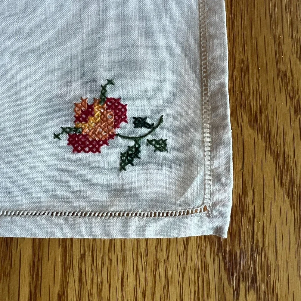 Vintage Linen Napkins Set‎ 6 Hand Embroidered Roses Ivory 15x15